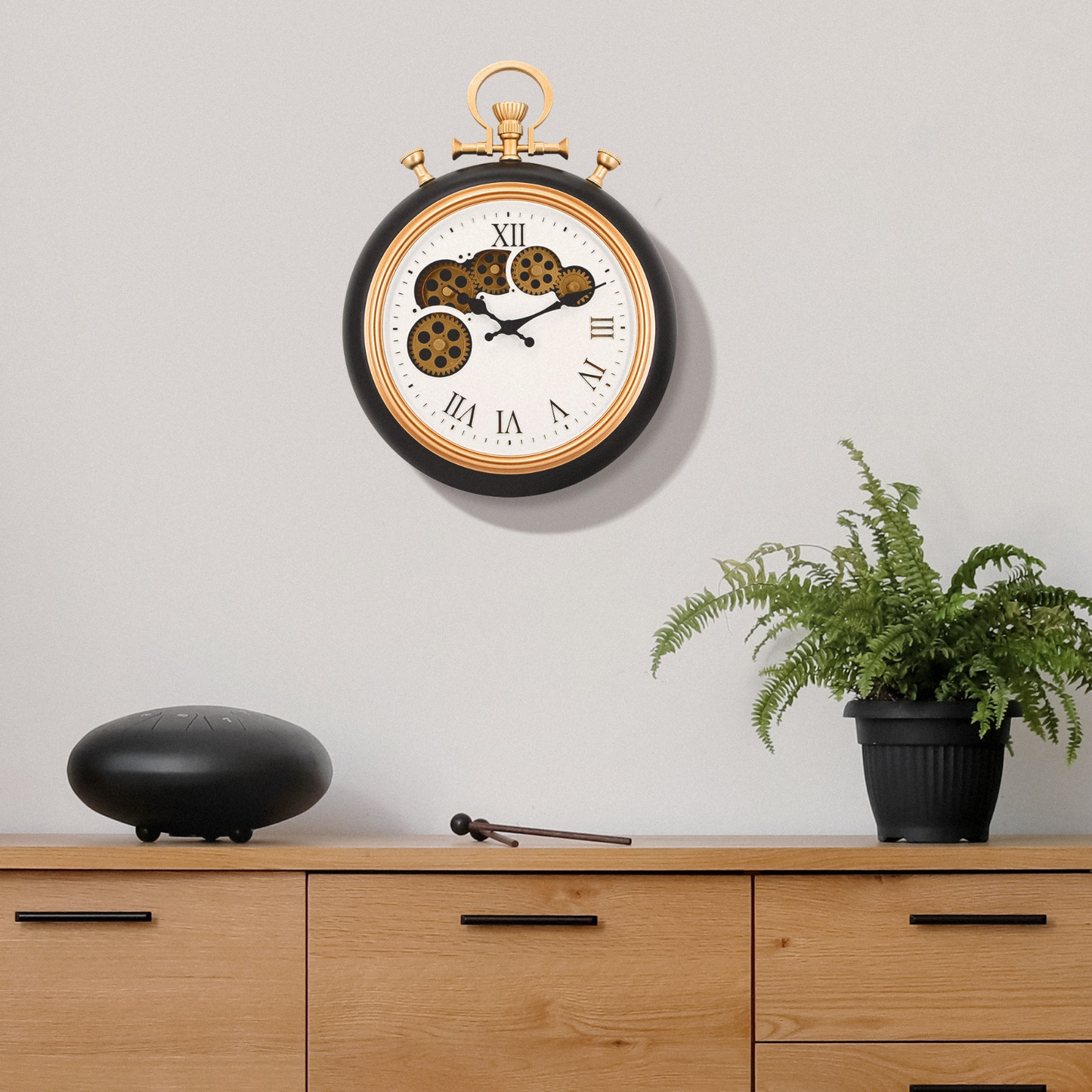 IvoQ Wandklok Retro Zakhorloge Zwart Goud met Bewegende Tandwielen Ø 30 cm